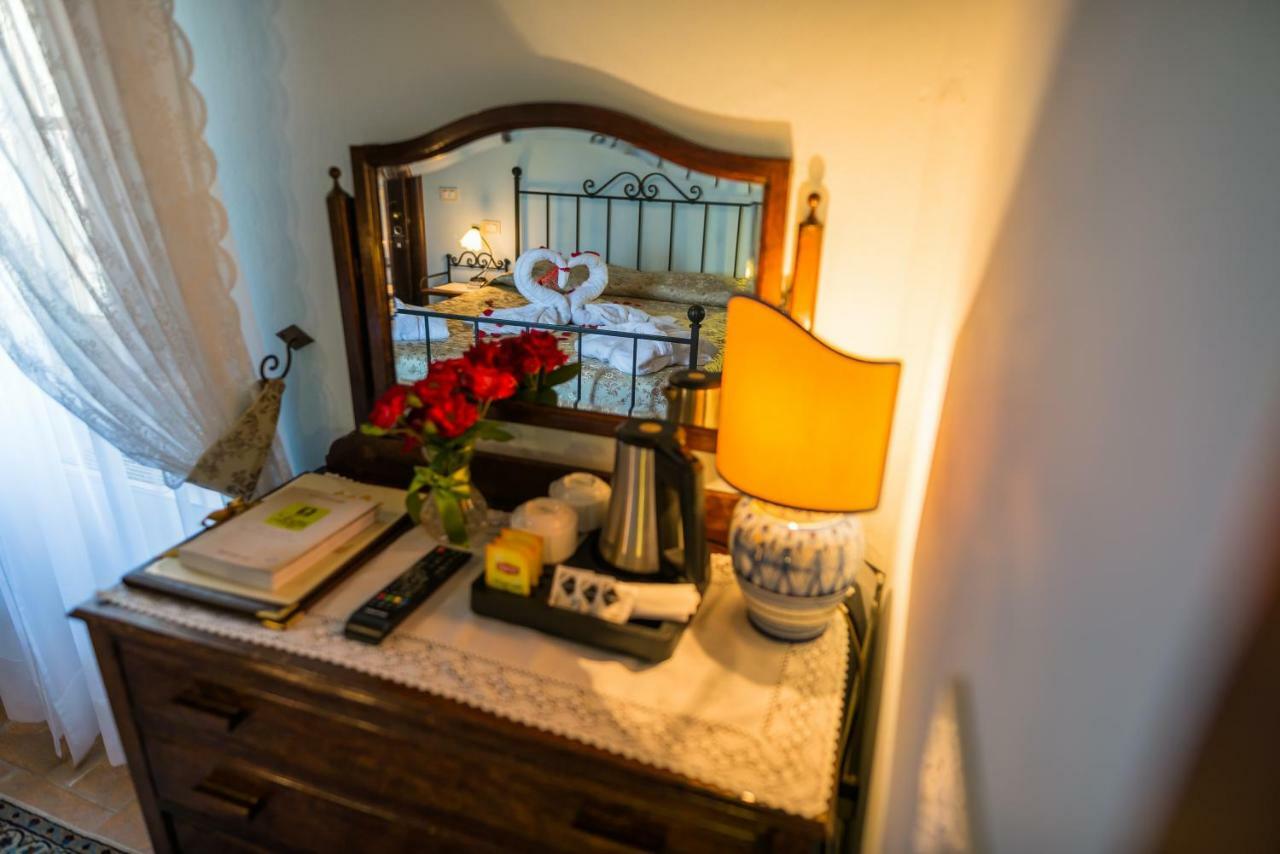 Hotel & Spa L'Antico Forziere Deruta Bagian luar foto